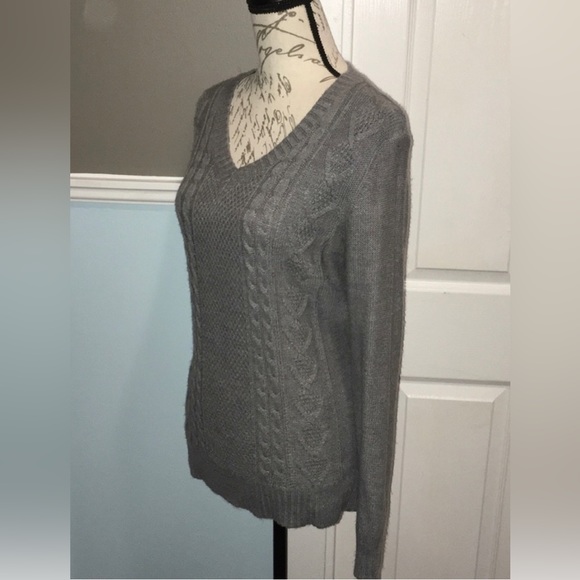Heather Gray Knit Sweater, long sleeves large medium weight material, NWOT - Picture 4 of 7